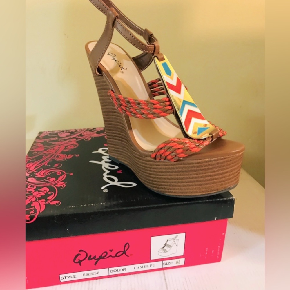 Qupid Florence Melon and Brown Chevron Wedge Sandals- 7.5